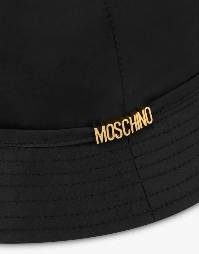 Cappello a secchiello con logo in lettere