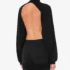 Maglione in lana con M dorata ritagliata