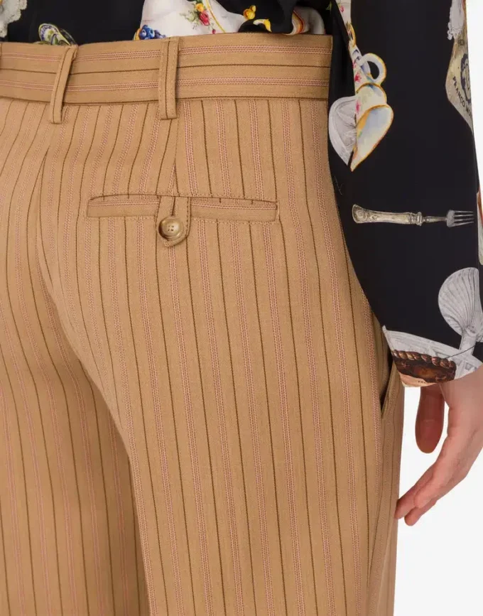 Pantaloni corti in lana Pantaloni corti in lana