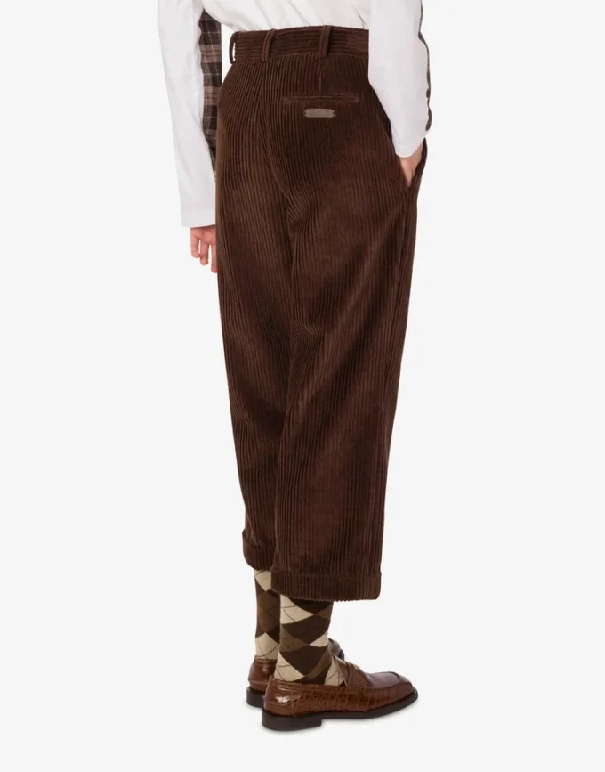 Pantaloni cropped in velluto a coste Pantaloni cropped in velluto a coste