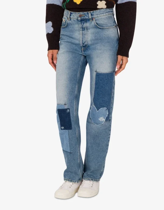 Pantaloni in denim patchwork Pantaloni in denim patchwork
