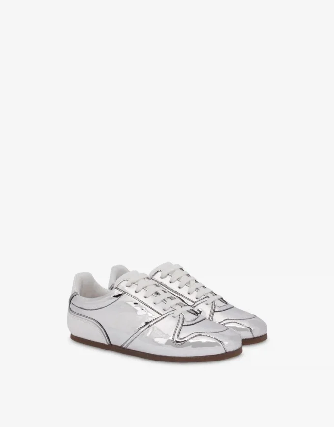 Sneakers con effetto specchio