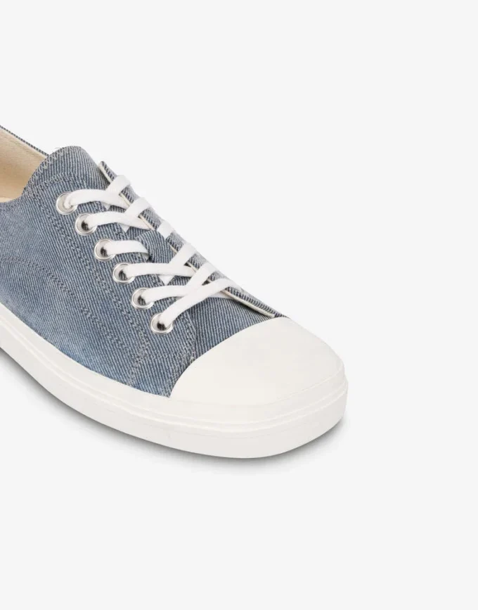 Sneakers in denim floccato